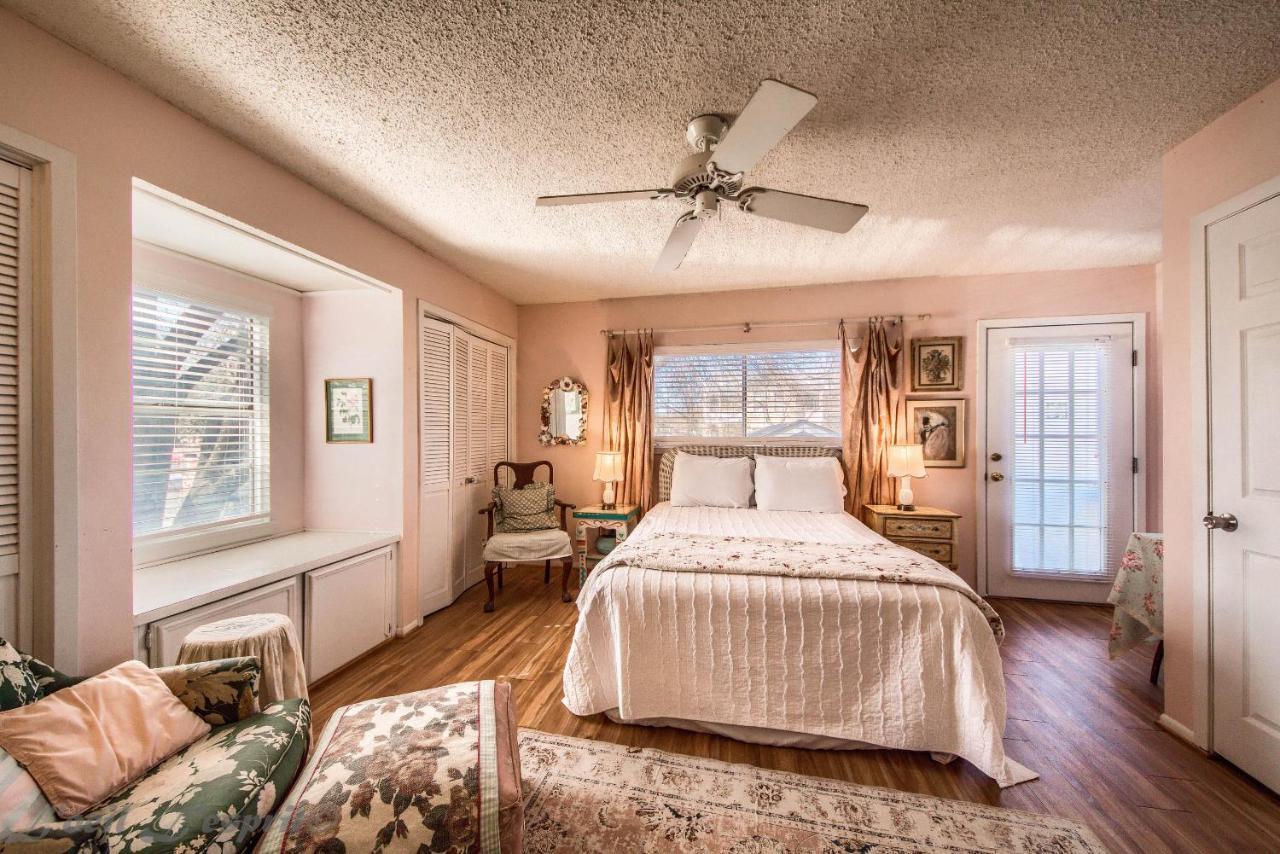 Binky'S Nest Daire Fredericksburg Dış mekan fotoğraf