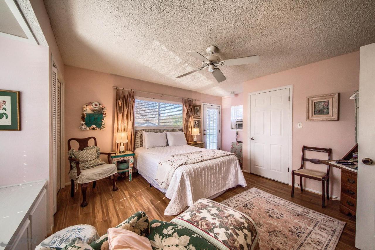 Binky'S Nest Daire Fredericksburg Dış mekan fotoğraf